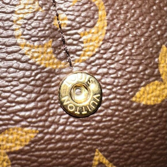 Louis Vuitton Sarah Wallet EUC - Picture 11 of 15